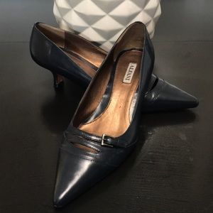 Alfani leather navy blue heels